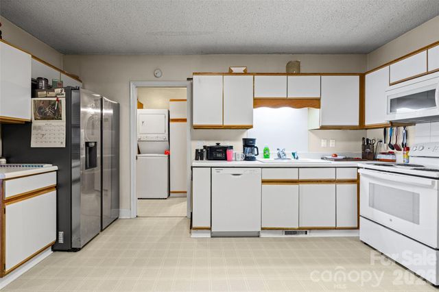 243 8th Avenue, Cramerton, NC 28032