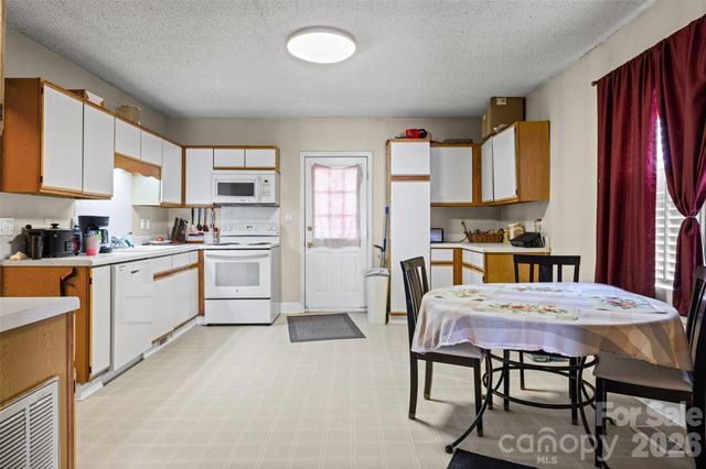 243 8th Avenue, Cramerton, NC 28032