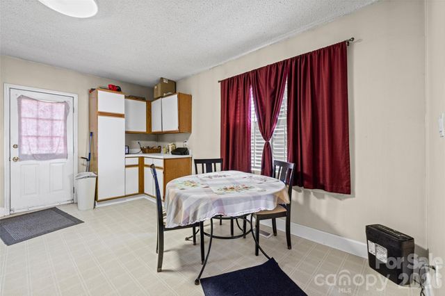 243 8th Avenue, Cramerton, NC 28032