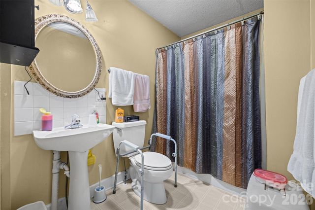 243 8th Avenue, Cramerton, NC 28032