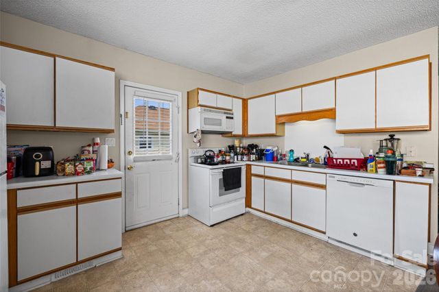 243 8th Avenue, Cramerton, NC 28032