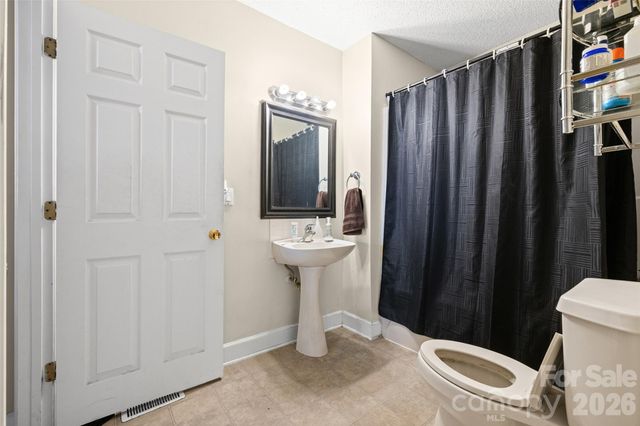 243 8th Avenue, Cramerton, NC 28032