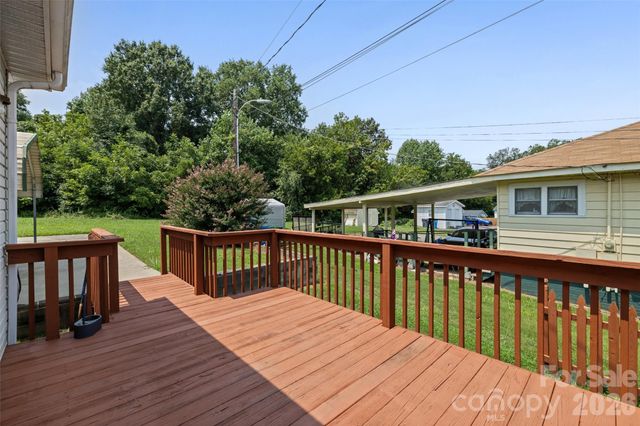 243 8th Avenue, Cramerton, NC 28032