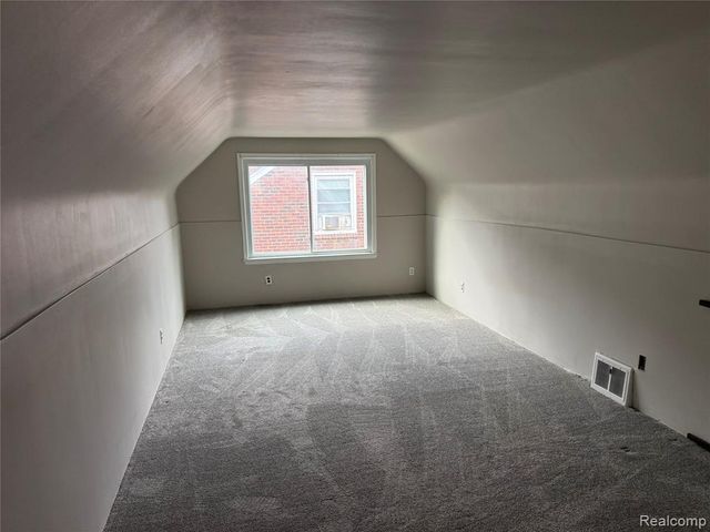 8459 Hazelton Street, Dearborn Heights, MI 48127