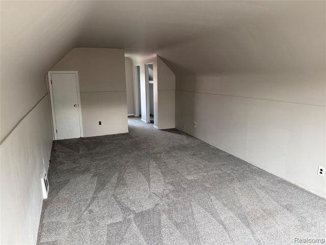 8459 Hazelton Street, Dearborn Heights, MI 48127