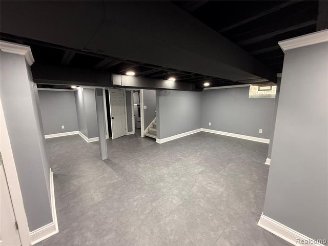 8459 Hazelton Street, Dearborn Heights, MI 48127