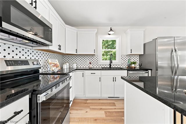 1990 Connect Road, Norton, OH 44203