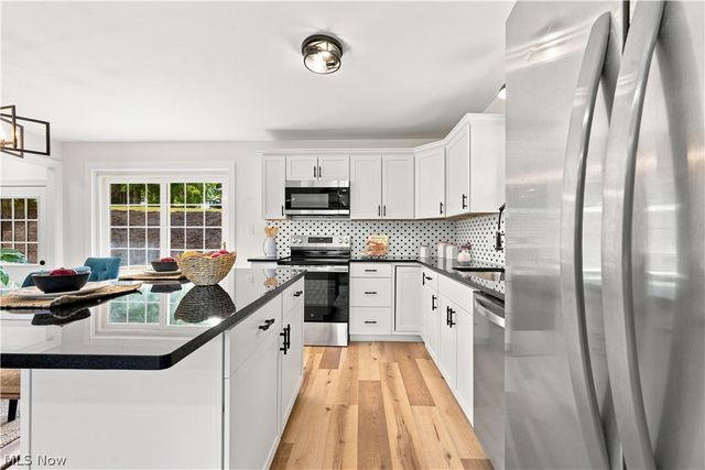 1990 Connect Road, Norton, OH 44203