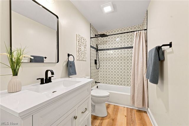 1990 Connect Road, Norton, OH 44203