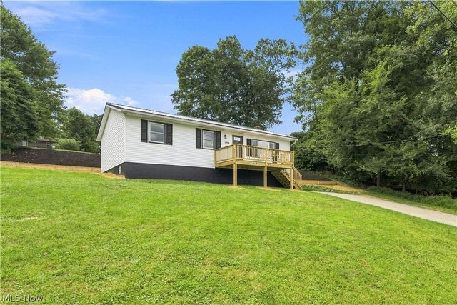 1990 Connect Road, Norton, OH 44203