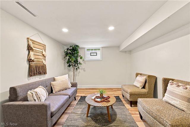 1990 Connect Road, Norton, OH 44203