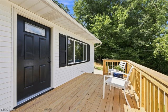 1990 Connect Road, Norton, OH 44203