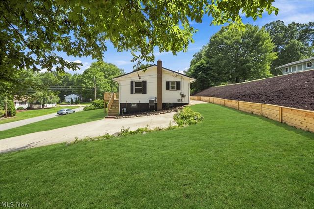 1990 Connect Road, Norton, OH 44203