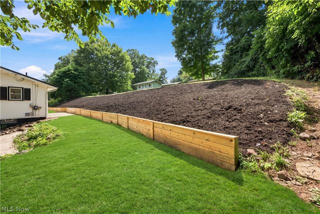 1990 Connect Road, Norton, OH 44203
