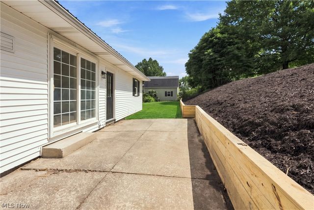1990 Connect Road, Norton, OH 44203