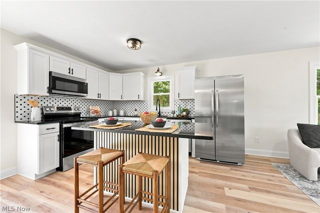 1990 Connect Road, Norton, OH 44203