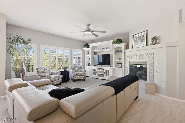 10809 Garden Mist Drive 2064, Las Vegas, NV 89135