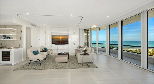 415 L AMBIANCE DRIVE E507, Longboat Key, FL 34228