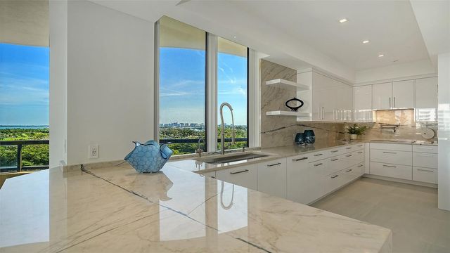 415 L AMBIANCE DRIVE E507, Longboat Key, FL 34228
