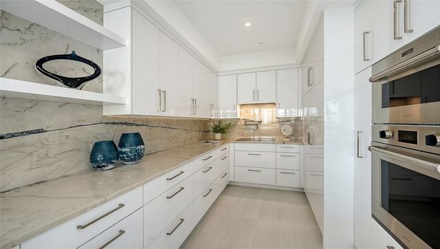 415 L AMBIANCE DRIVE E507, Longboat Key, FL 34228