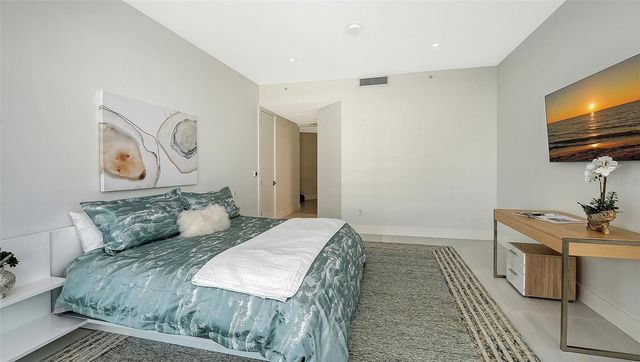 415 L AMBIANCE DRIVE E507, Longboat Key, FL 34228