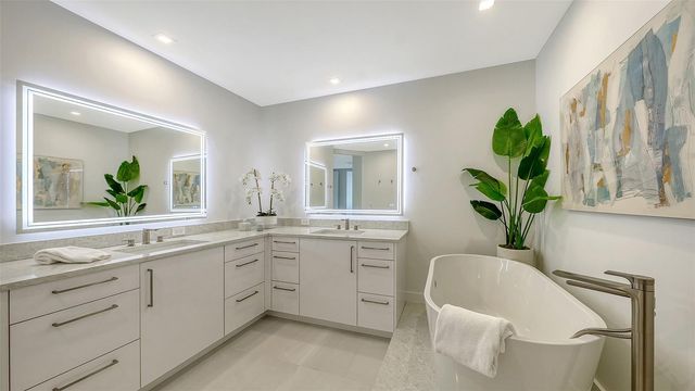 415 L AMBIANCE DRIVE E507, Longboat Key, FL 34228