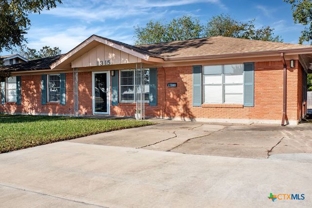 1315 Jackson Street, Port Lavaca, TX 77979