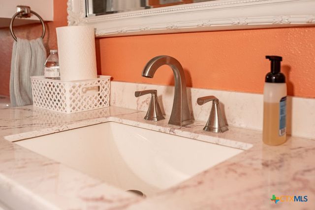 1315 Jackson Street, Port Lavaca, TX 77979