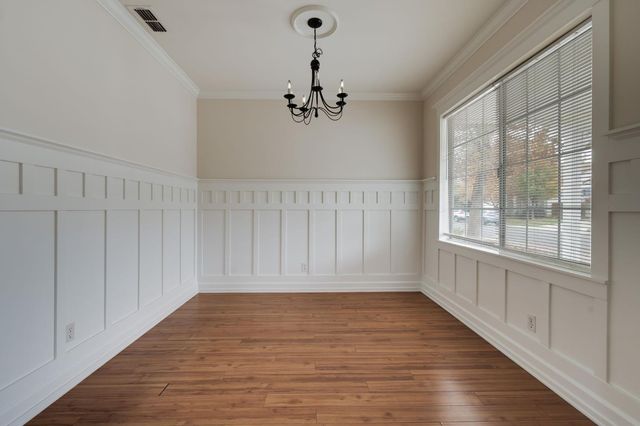 8977 E Valley Dr, Elk Grove, CA 95624