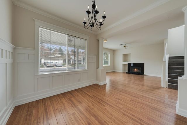 8977 E Valley Dr, Elk Grove, CA 95624