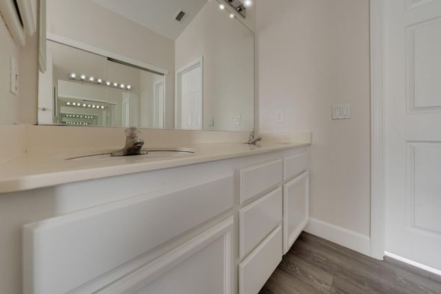 8977 E Valley Dr, Elk Grove, CA 95624