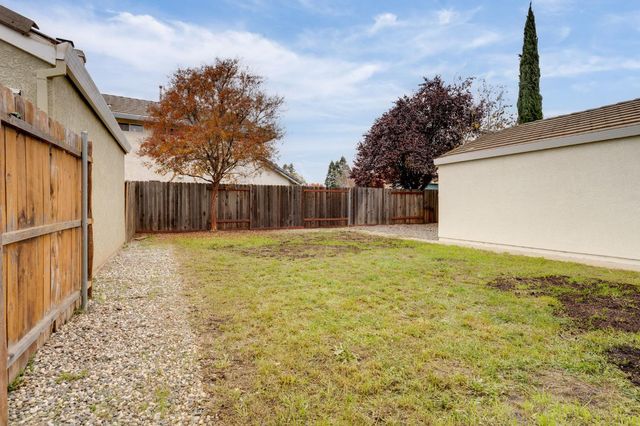 8977 E Valley Dr, Elk Grove, CA 95624