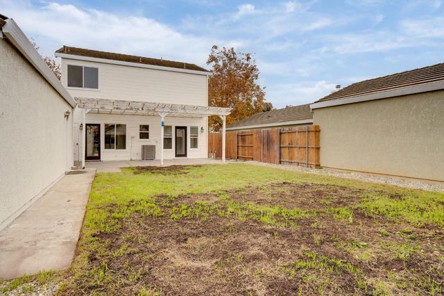 8977 E Valley Dr, Elk Grove, CA 95624