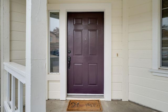 8977 E Valley Dr, Elk Grove, CA 95624