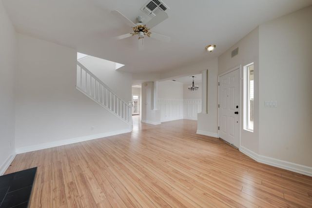 8977 E Valley Dr, Elk Grove, CA 95624