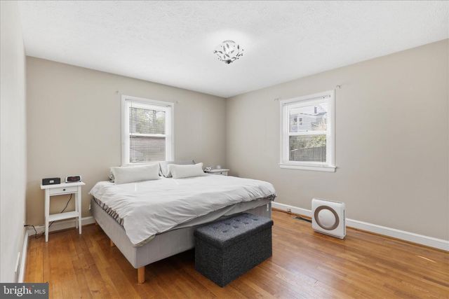 100 TAPAWINGO RD SE, Vienna, VA 22180