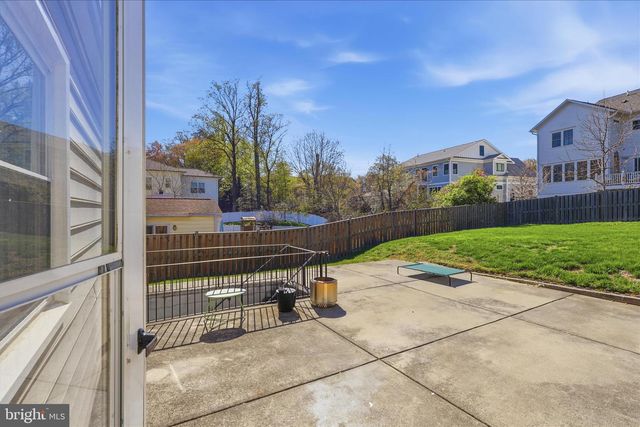 100 TAPAWINGO RD SE, Vienna, VA 22180