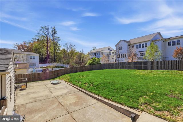 100 TAPAWINGO RD SE, Vienna, VA 22180