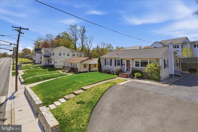 100 TAPAWINGO RD SE, Vienna, VA 22180