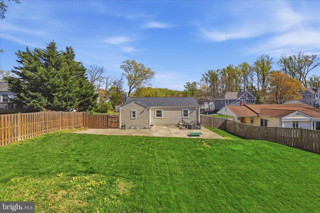 100 TAPAWINGO RD SE, Vienna, VA 22180