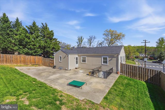 100 TAPAWINGO RD SE, Vienna, VA 22180