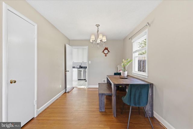100 TAPAWINGO RD SE, Vienna, VA 22180