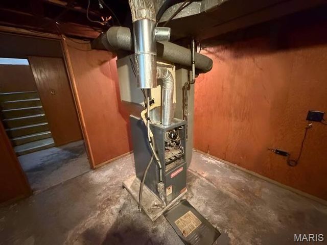 9468 HALLS FERRY Road, St Louis, MO 63136