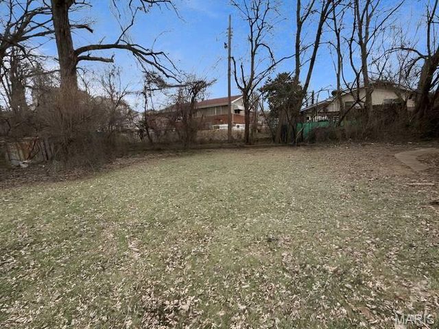 9468 HALLS FERRY Road, St Louis, MO 63136