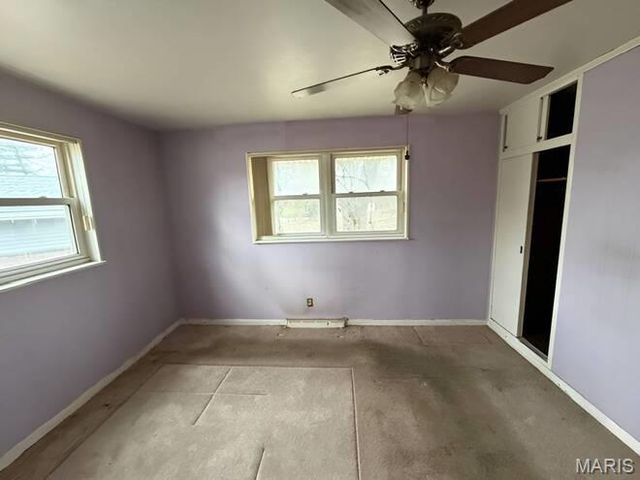 9468 HALLS FERRY Road, St Louis, MO 63136