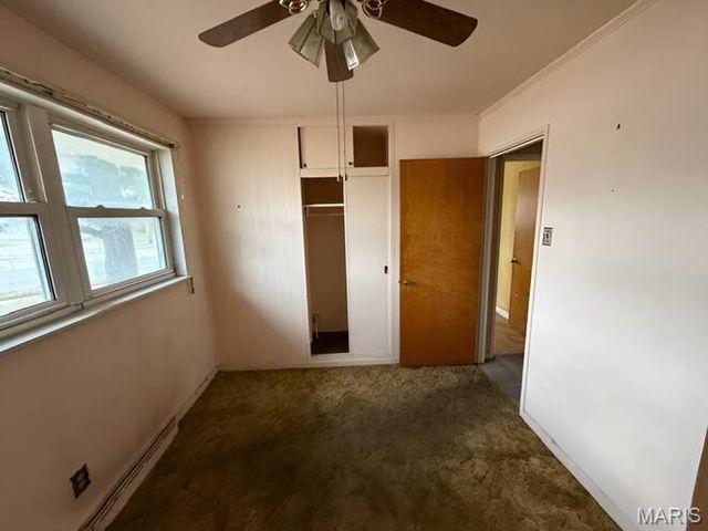 9468 HALLS FERRY Road, St Louis, MO 63136