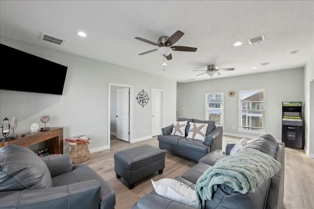 1326 Emerald Drive, Crystal Beach, TX 77650