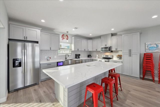 1326 Emerald Drive, Crystal Beach, TX 77650