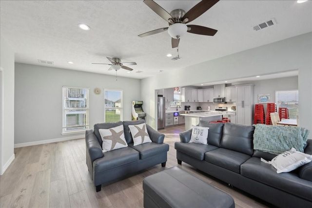1326 Emerald Drive, Crystal Beach, TX 77650