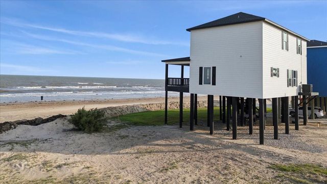 1326 Emerald Drive, Crystal Beach, TX 77650